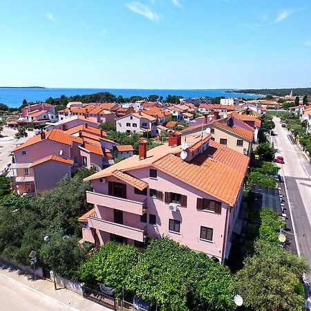 Apartments Mira 1293 Фажана Екстер'єр фото