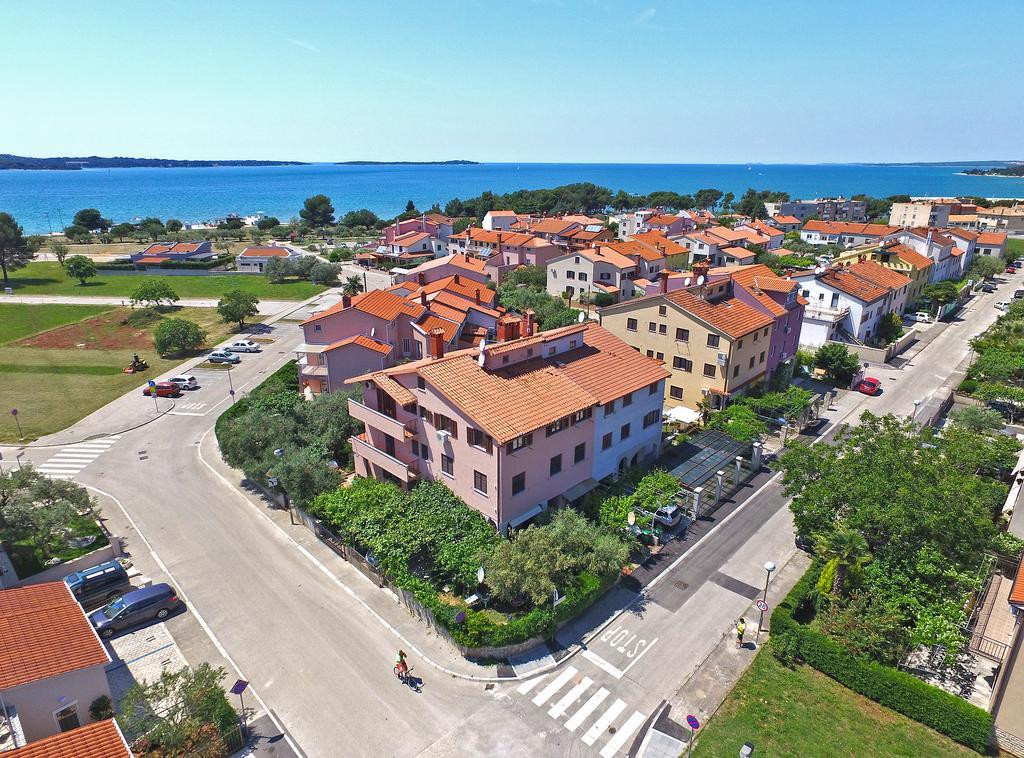 Apartments Mira 1293 Фажана Екстер'єр фото
