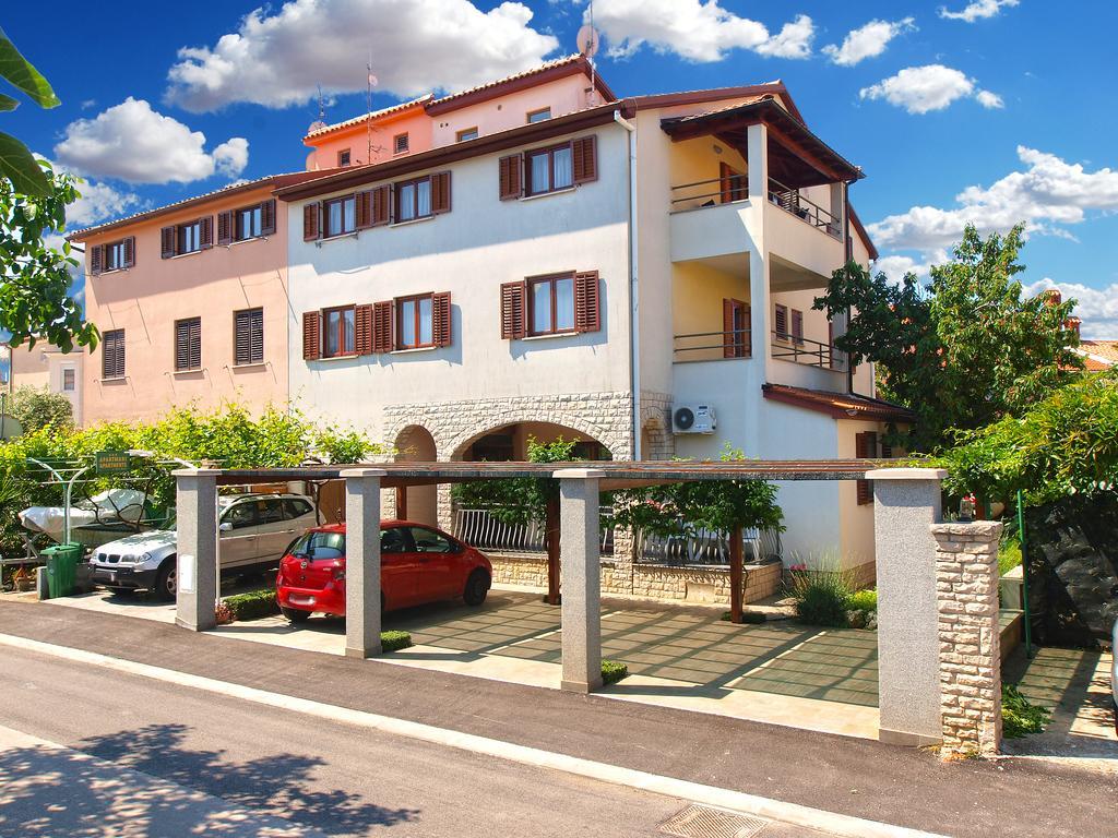Apartments Mira 1293 Фажана Екстер'єр фото